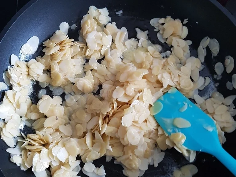 Blechkuchen "Bienenstich" mein persönliches "Grundrezept" - Rezept - Bild Nr. 5766