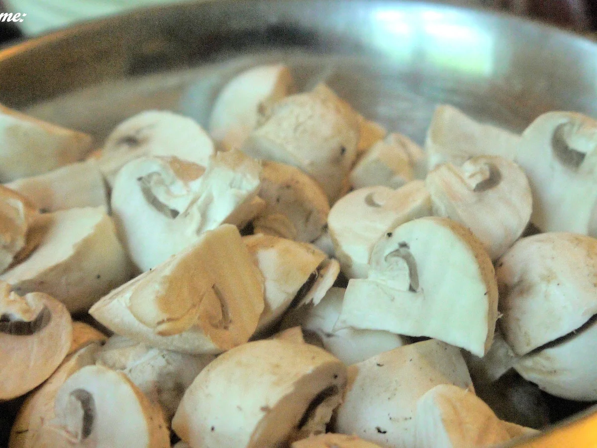 Rezept: Pfeffergeschnetzeltes mit Pilzen und Pasta Bild Nr. 4 Pfeffergeschnetzeltes mit Pilzen und Pasta - Rezept - Bild Nr. 4