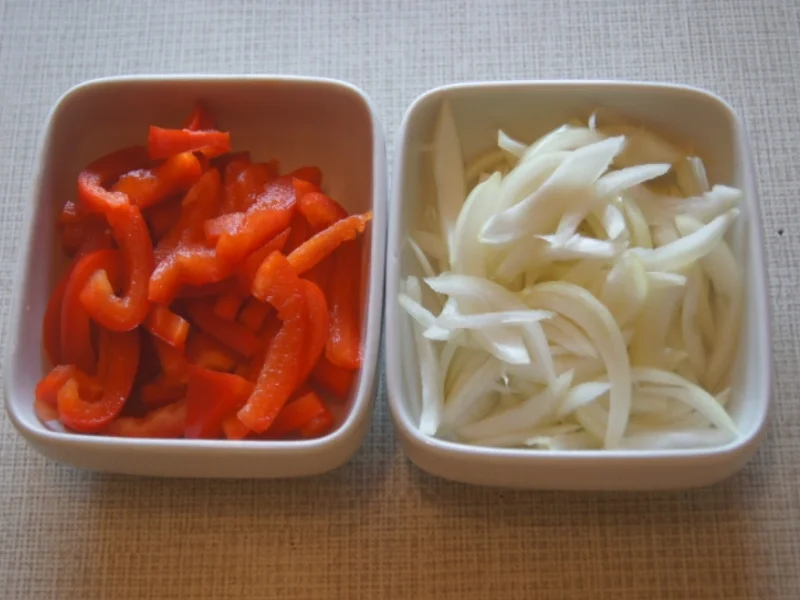 Rindfleisch Szechuan Art mit gebratenen Eier-Reis - Rezept - Bild Nr. 5765