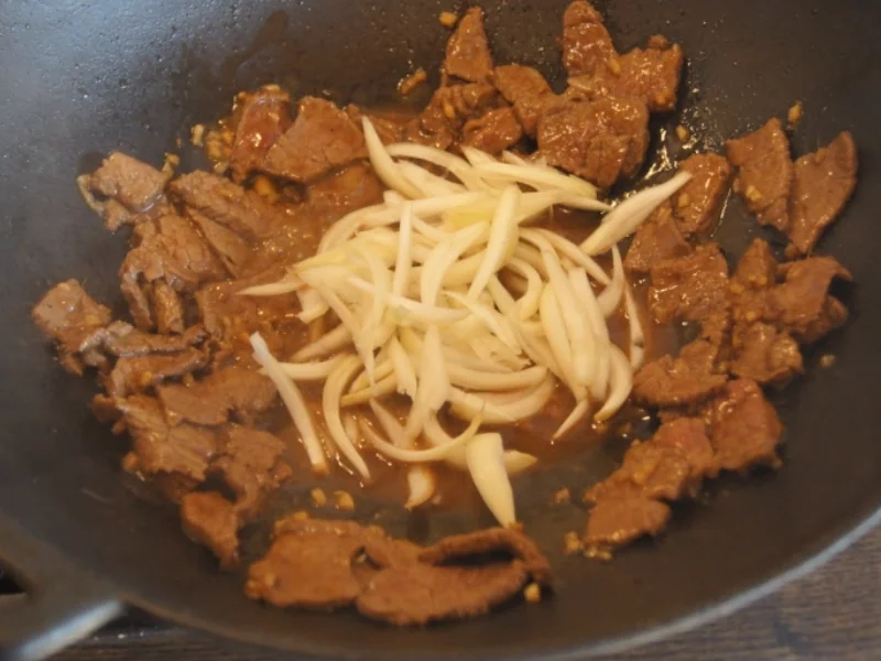 Rindfleisch Szechuan Art mit gebratenen Eier-Reis - Rezept - Bild Nr. 5767