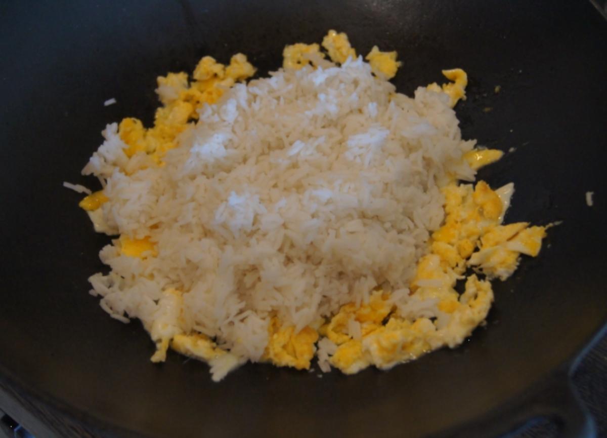 Rindfleisch Szechuan Art mit gebratenen Eier-Reis - Rezept - Bild Nr. 5775