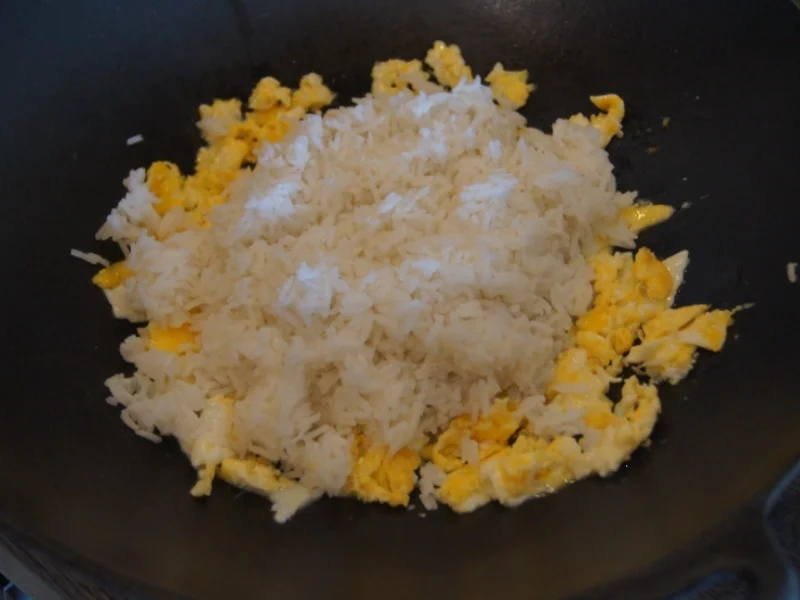 Rindfleisch Szechuan Art mit gebratenen Eier-Reis - Rezept - Bild Nr. 5775