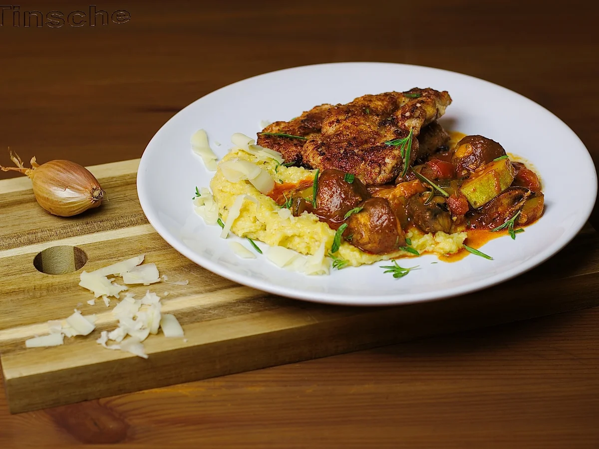 Rezept: Mediterranes Zucchini-Pilzgemüse mit cremiger Käsepolenta Bild Nr. 5769 Mediterranes Zucchini-Pilzgemüse mit cremiger Käsepolenta - Rezept - Bild Nr. 5769