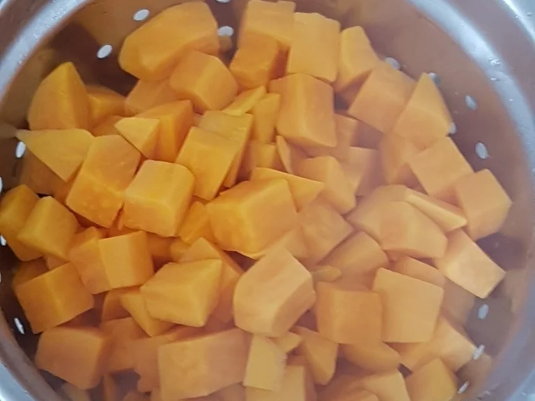 Süsskartoffel- Sprossen- Körner Sauerampfer und Babysalat Blätter - Rezept - Bild Nr. 5766