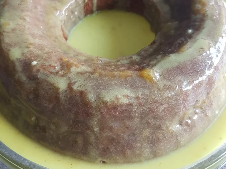 "Brownie" als Kuchenkranz und Lemon Curd Glasur - Rezept - Bild Nr. 5769