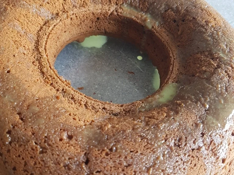 "Brownie" als Kuchenkranz und Lemon Curd Glasur - Rezept - Bild Nr. 5767