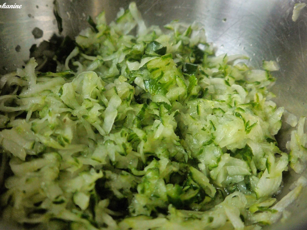 Gurken-Kräuter-Schmand zu Pellkartoffeln - Rezept - Bild Nr. 3