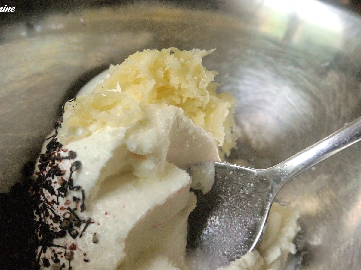 Gurken-Kräuter-Schmand zu Pellkartoffeln - Rezept - Bild Nr. 4