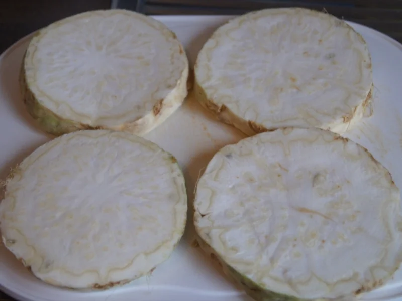 Sellerieschnitzel mit Waldpilzragout - Rezept - Bild Nr. 5779