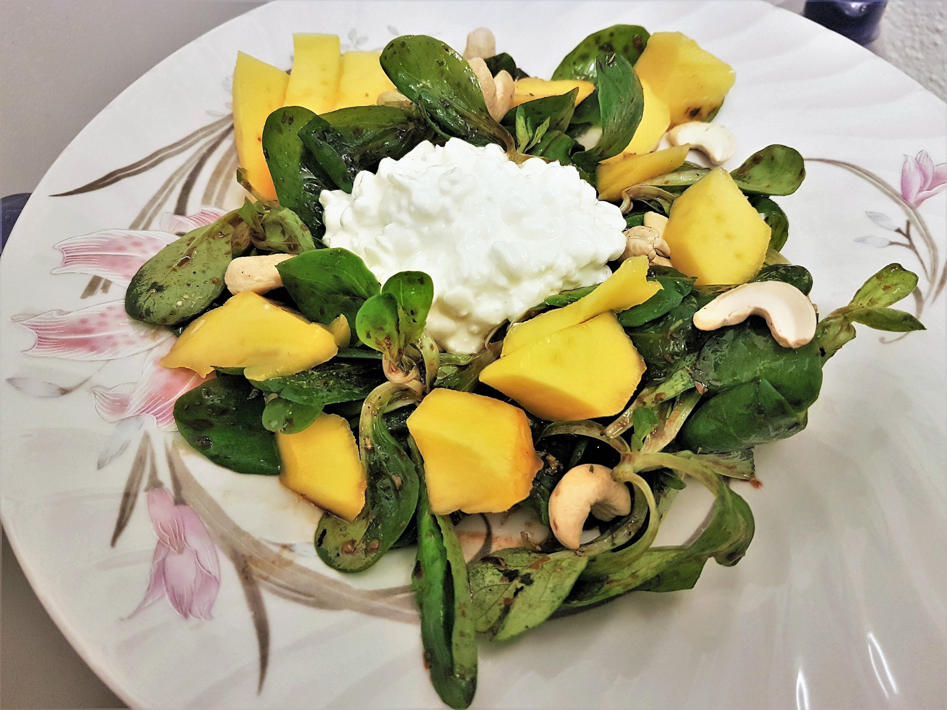 Bilder für Feldsalat / Nüsslisalat (schweiz.) mit Mango - Rezept