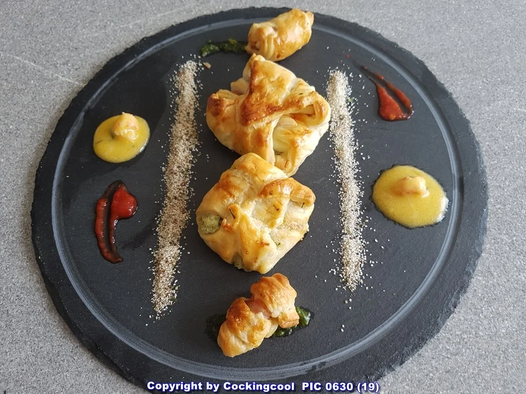 Blätterteig (herzhaft) auf einem Teller zu zweit geniessen - Rezept - Bild Nr. 5789