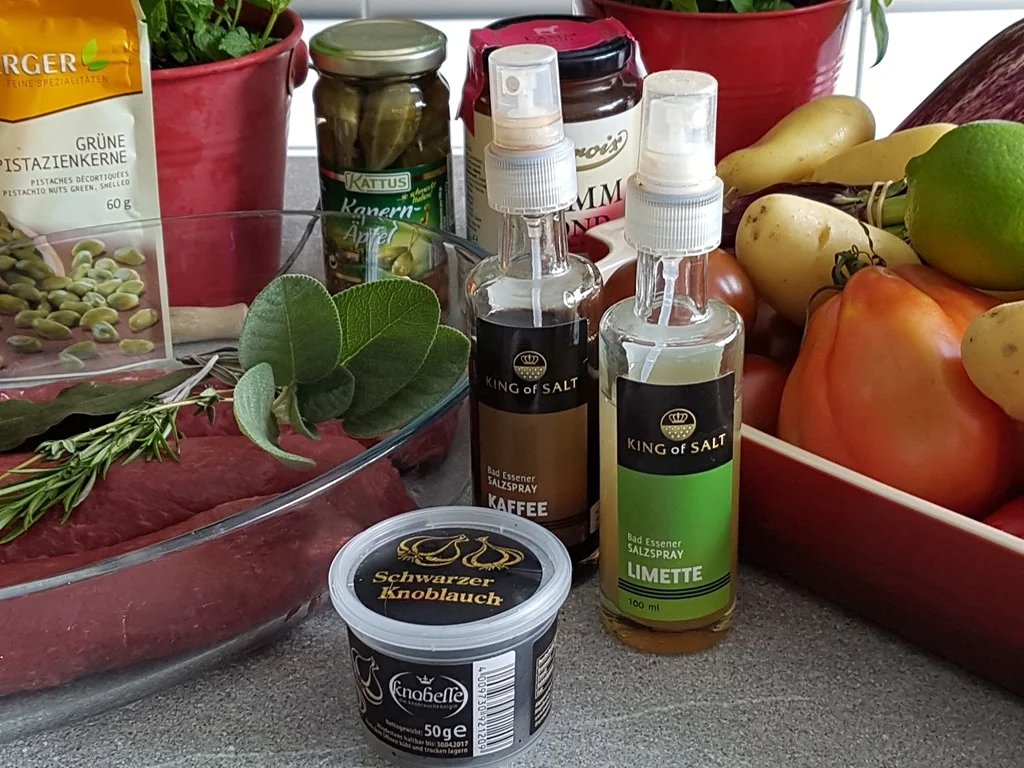 Blätterteig (herzhaft) auf einem Teller zu zweit geniessen - Rezept - Bild Nr. 5792