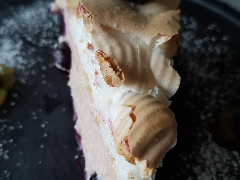 Rezept: Heidelbeer Baiser Haubentorte mit "Mürbeteig Grundrezept" Bild Nr. 5801 Heidelbeer Baiser Haubentorte mit "Mürbeteig Grundrezept" - Rezept - Bild Nr. 5801