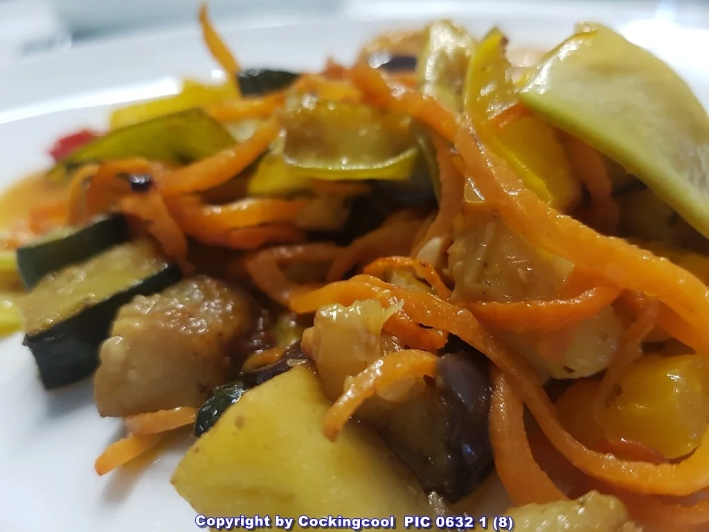 Gemüsepfanne "simple the Best" aber die Schnitttechnik macht es aus - Rezept - Bild Nr. 2