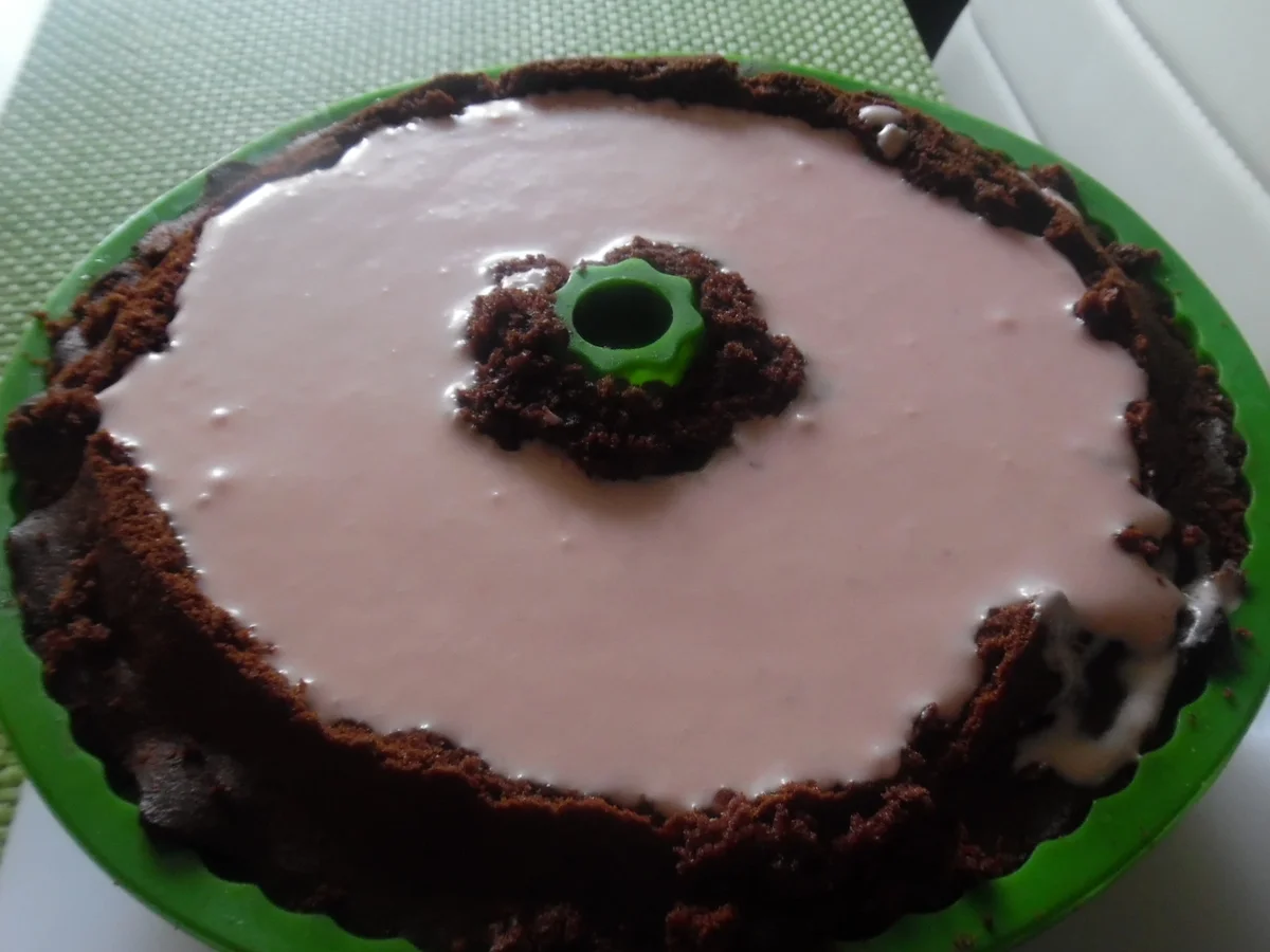 Schoko-Guglhupf mit Füllung - Rezept - Bild Nr. 5809