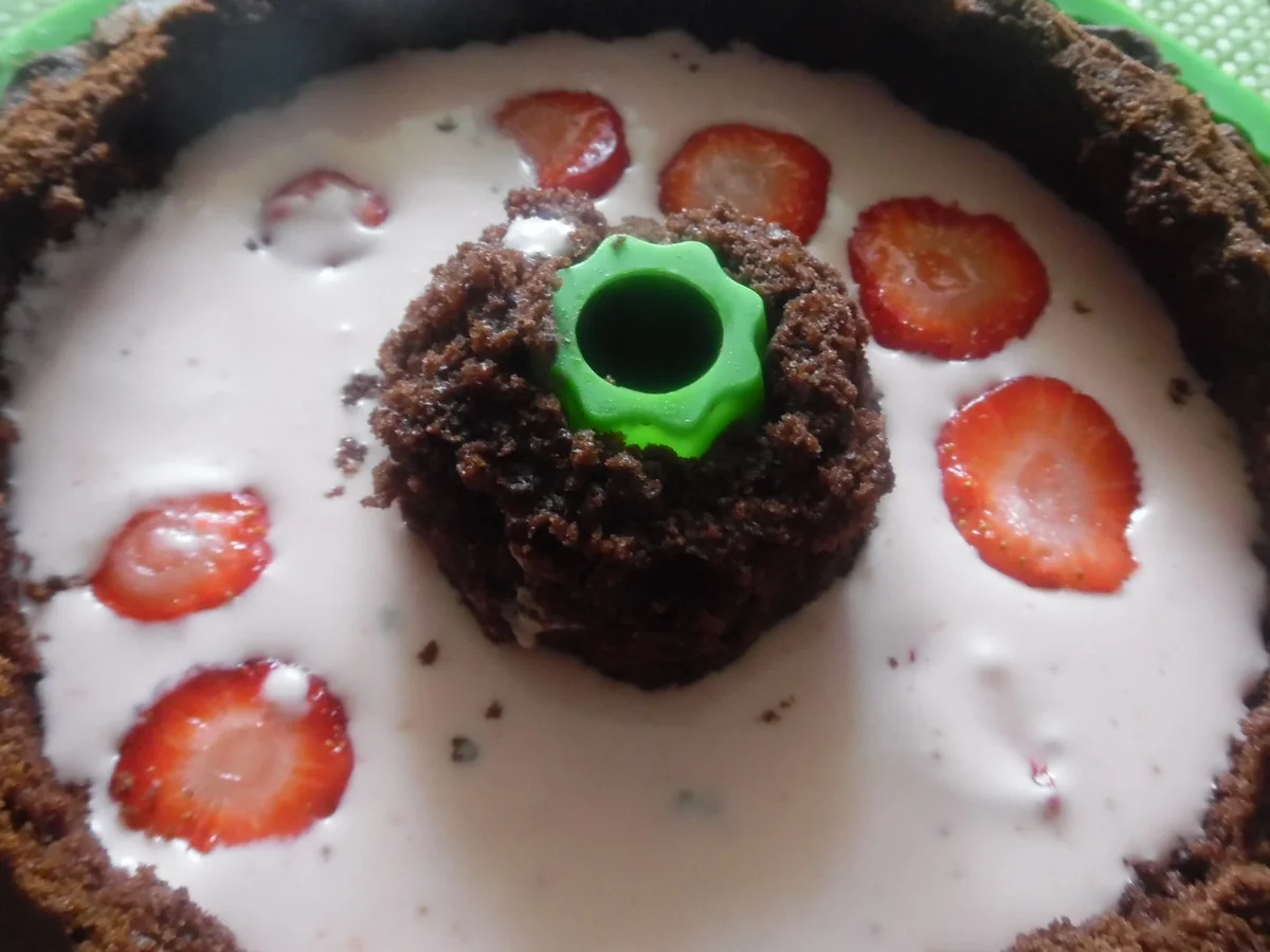 Schoko-Guglhupf mit Füllung - Rezept - Bild Nr. 5805