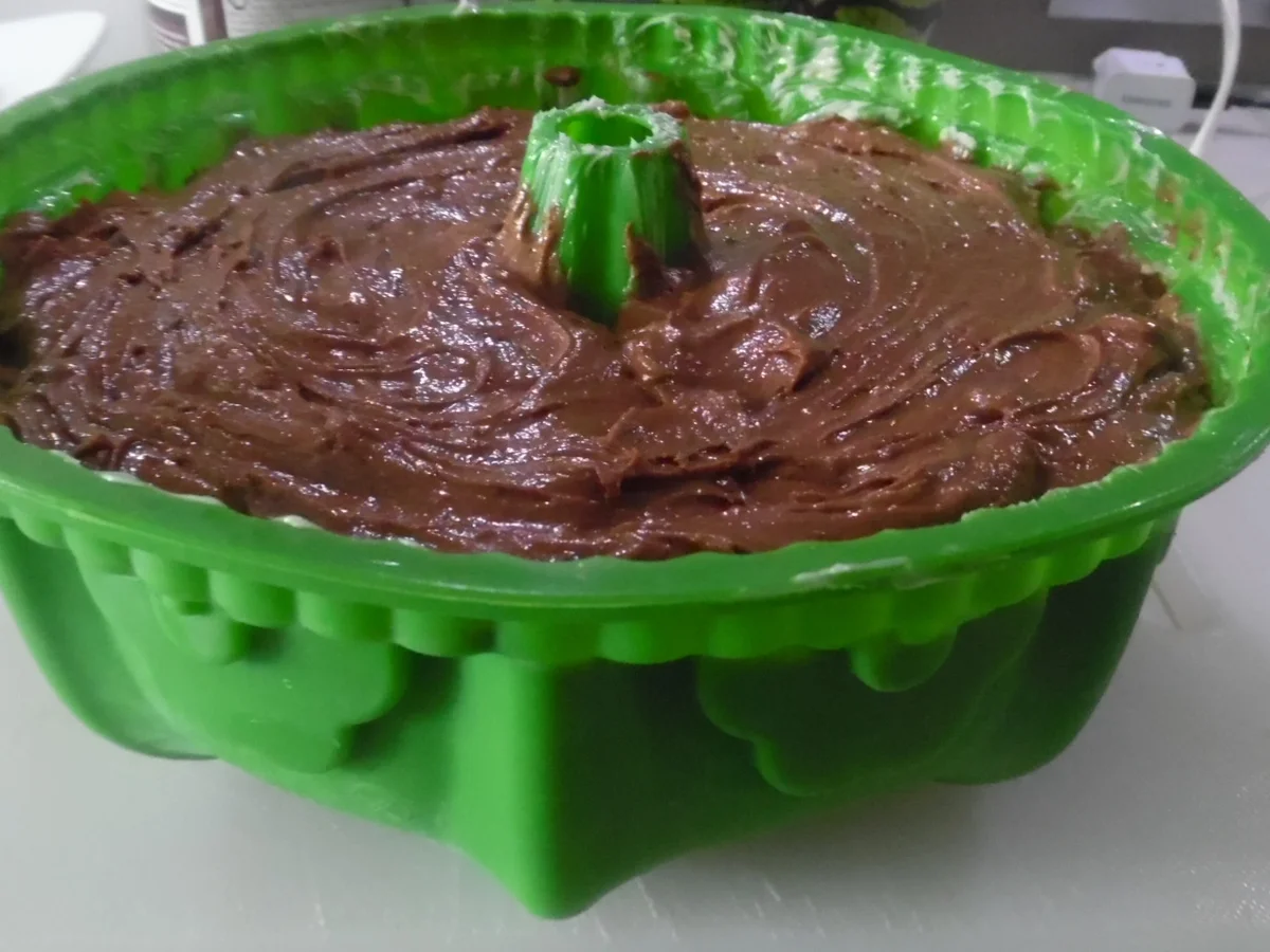 Schoko-Guglhupf mit Füllung - Rezept - Bild Nr. 5815