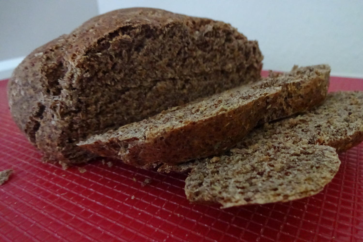 Brot/Brötchen: Dinkel-Kräuterbrot mit Leinsamen - Rezept - kochbar.de