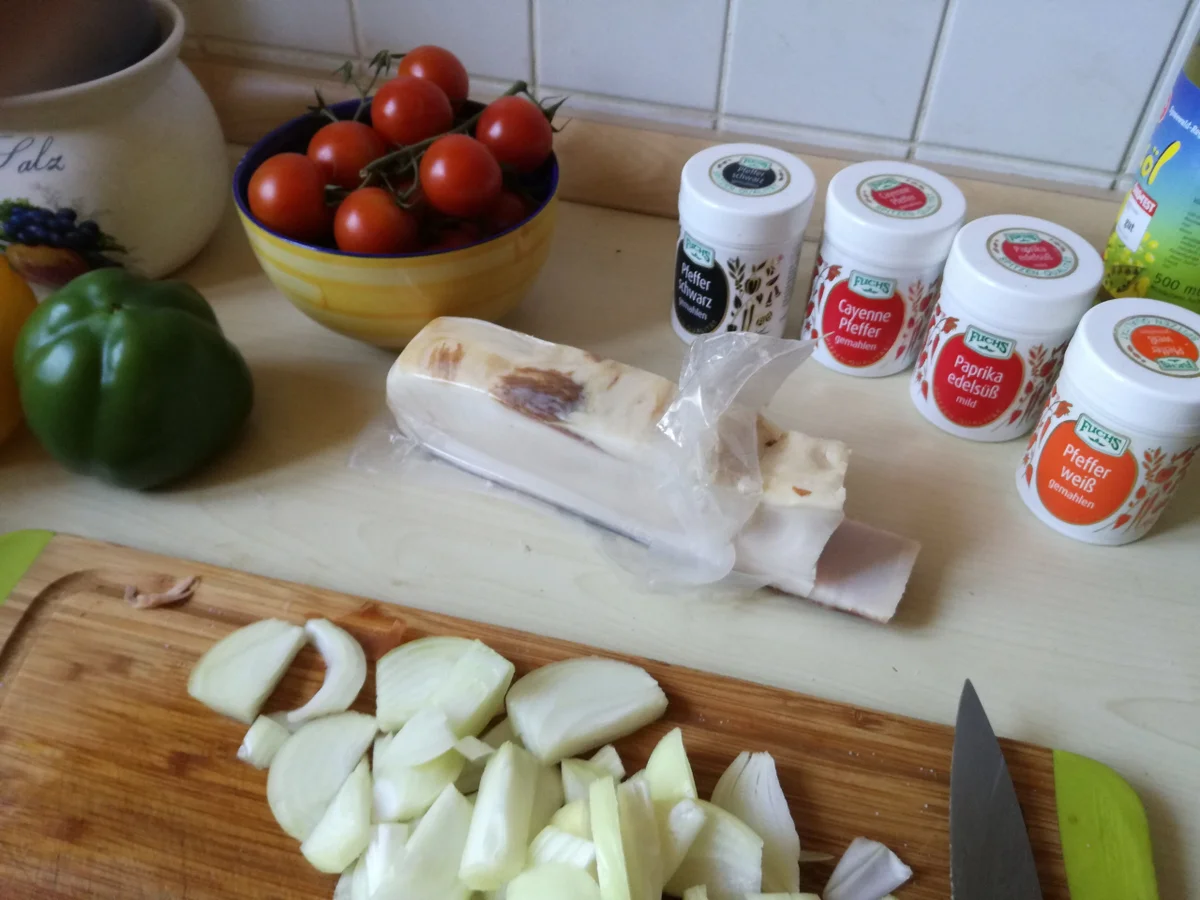 Rindergulasch (natur) -ungarische Variante- - Rezept - Bild Nr. 5814