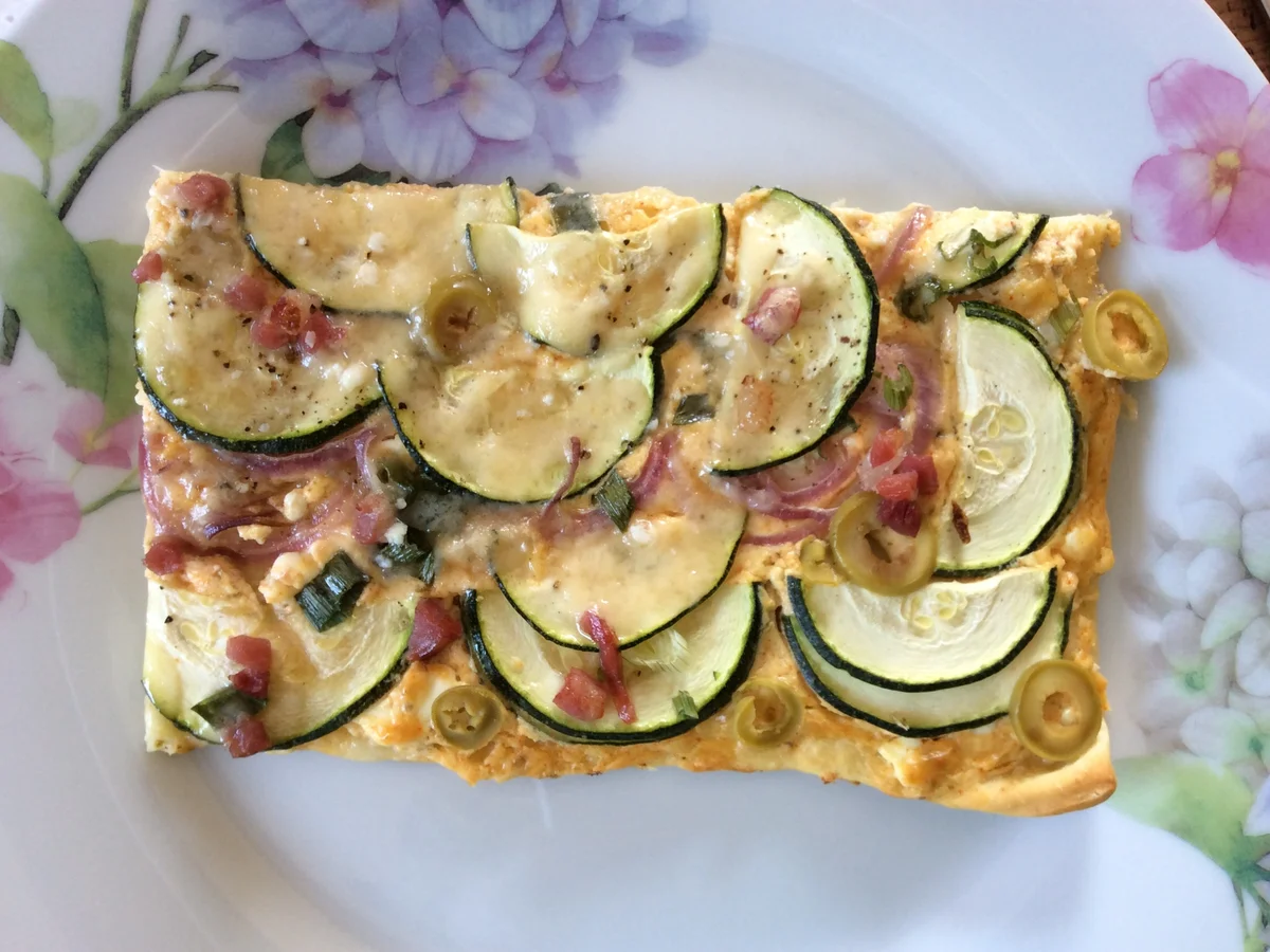 Zuccini-Feta-Pizza - Rezept - Bild Nr. 5812