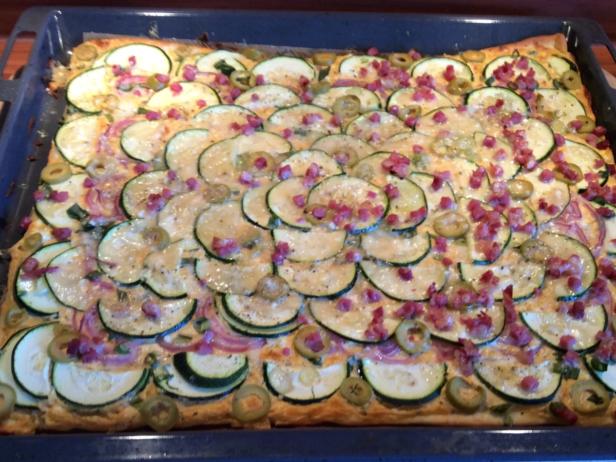 Zuccini-Feta-Pizza - Rezept - Bild Nr. 5814