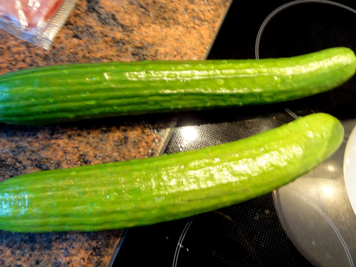 Rezept: Salatbar: SALATGURKE tritt als Spaghetti auf :-) Bild Nr. 5815 Salatbar: SALATGURKE tritt als Spaghetti auf :-) - Rezept - Bild Nr. 5815