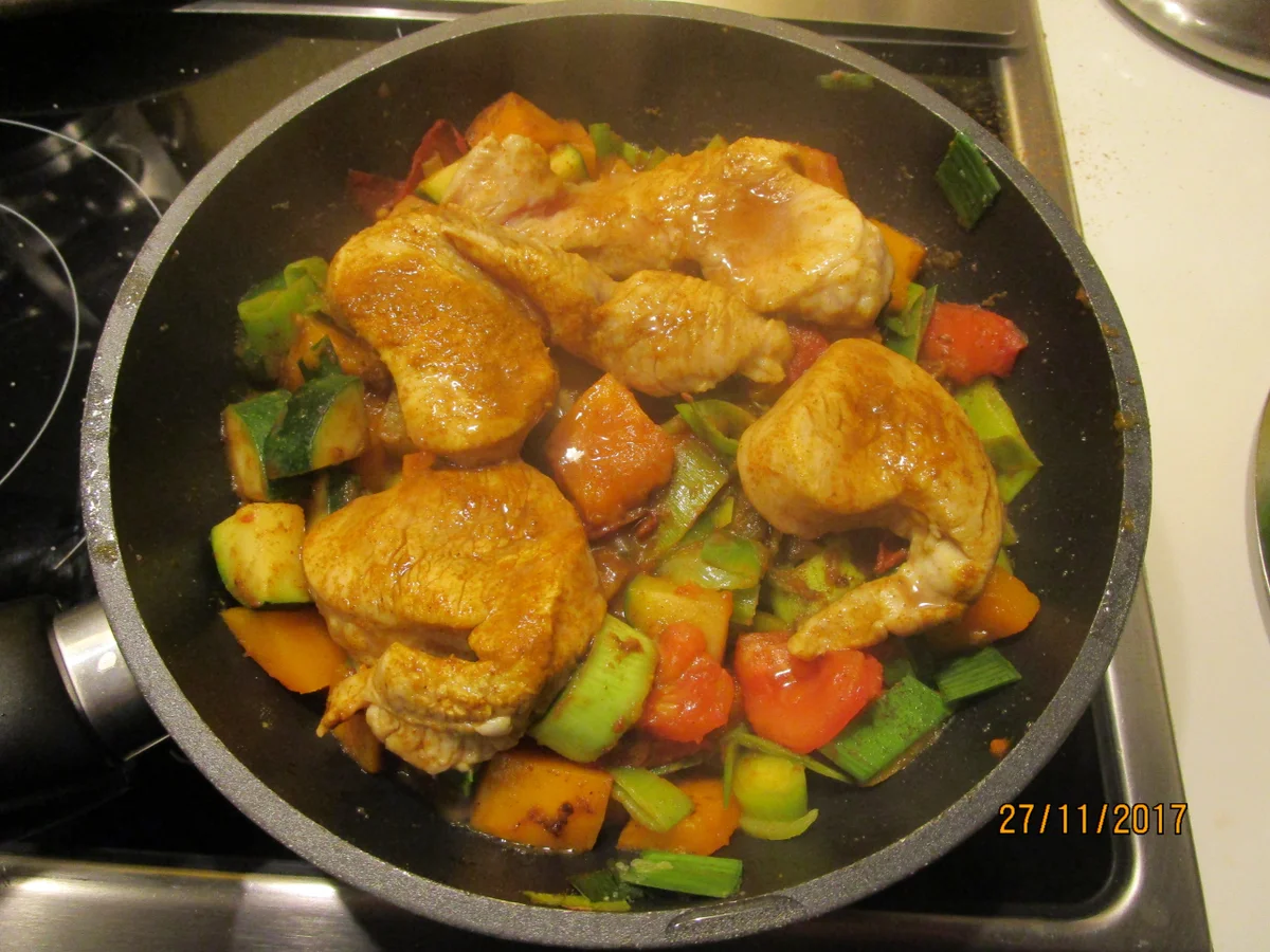 Gemüsepfanne mit Putenmedaillons - Rezept - Bild Nr. 5816