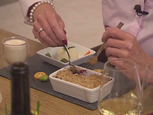 Warmer Blaubeercrumble mit Lavendel-Honigeis und Coffee-Shot - Rezept - Bild Nr. 2