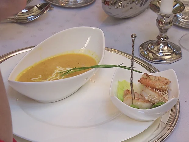 Gebratene Black Tiger Garnelen und pikantes Möhren-Ingwer-Orangensüppchen - Rezept - Bild Nr. 2