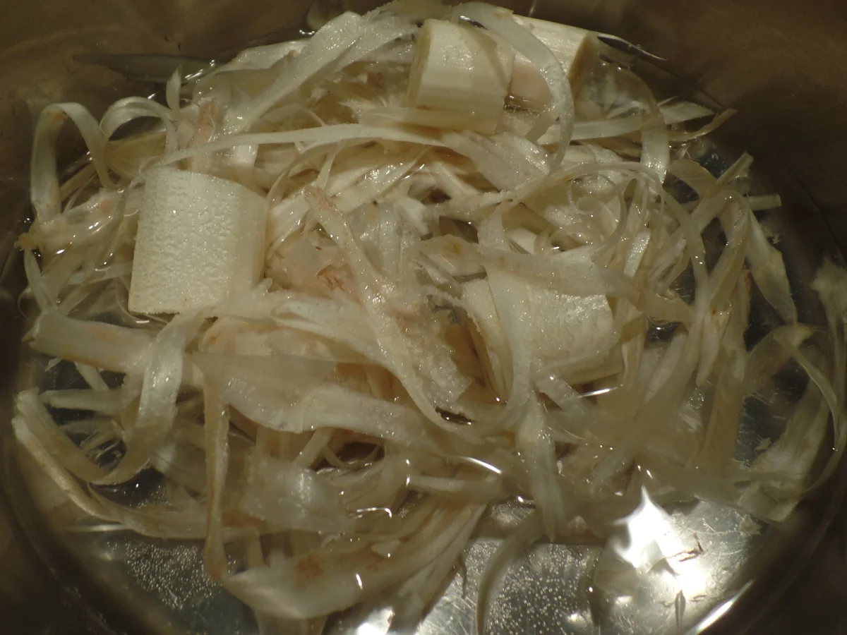 Rezept: Spargelcremesuppe mit Muscheln Bild Nr. 5815 Spargelcremesuppe mit Muscheln - Rezept - Bild Nr. 5815