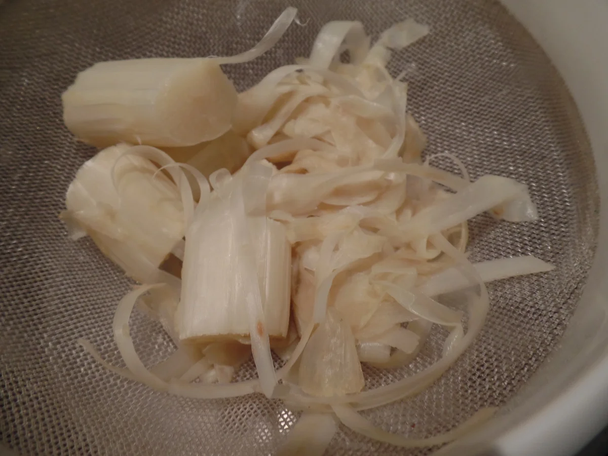 Rezept: Spargelcremesuppe mit Muscheln Bild Nr. 5816 Spargelcremesuppe mit Muscheln - Rezept - Bild Nr. 5816