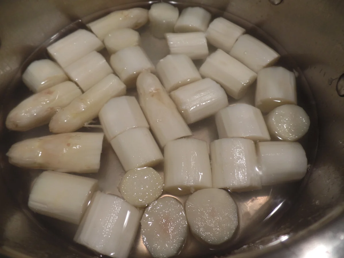 Rezept: Spargelcremesuppe mit Muscheln Bild Nr. 5817 Spargelcremesuppe mit Muscheln - Rezept - Bild Nr. 5817