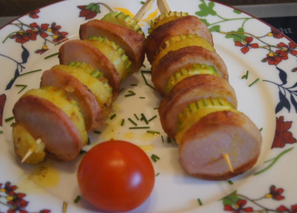 Bilder für Kartoffel-Zucchini-Fleischwurst-Spieße - Rezept