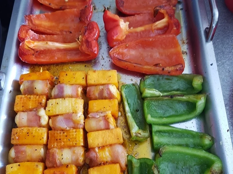 Halloumi mit gebratenen Paprikastücken - Rezept - Bild Nr. 5827