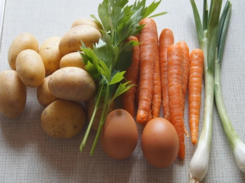 Kartoffeln mit Snack-Möhren in pikanter Sauce und Ei - Rezept - Bild Nr. 5824