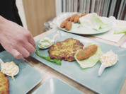 Linsen-Frikadellen (Mercimek Köftesi) mit Zigarren-Rollen (Sigara Böregi) - Rezept - Bild Nr. 2