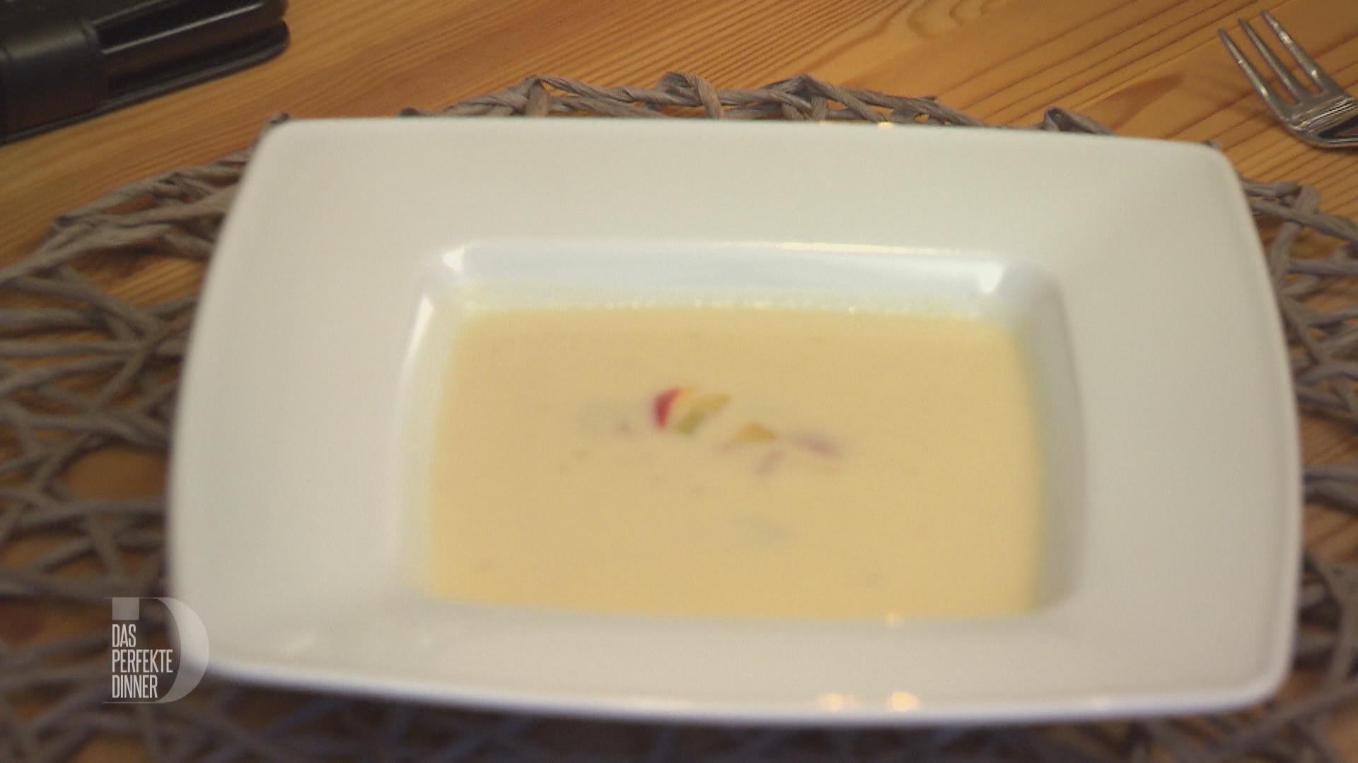 Bilder für Sellerie-Apfel-Suppe - Rezept