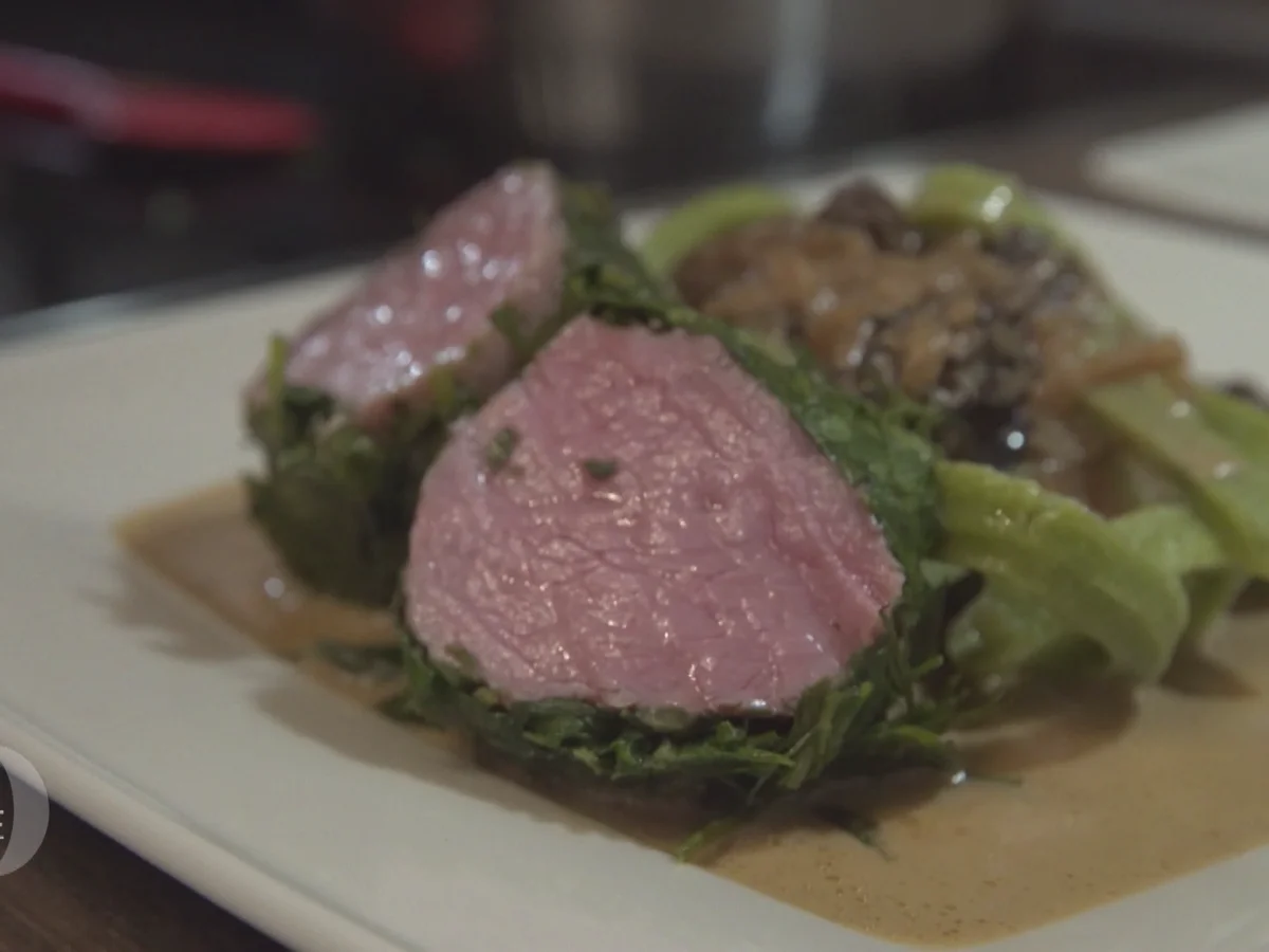 Pochiertes Kalbsfilet im Kräutermantel - Rezept - Bild Nr. 5823