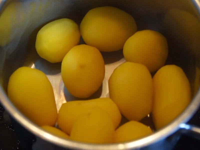 Rezept: Drillinge mit Curry-Garnelen-Quark Bild Nr. 5828 Drillinge mit Curry-Garnelen-Quark - Rezept - Bild Nr. 5828