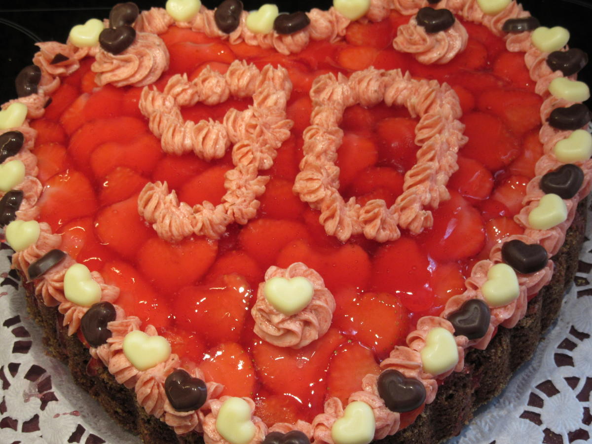 Backen: Torte - Erdbeerbuttercreme auf Schokoladenboden - Rezept - Bild Nr. 5827