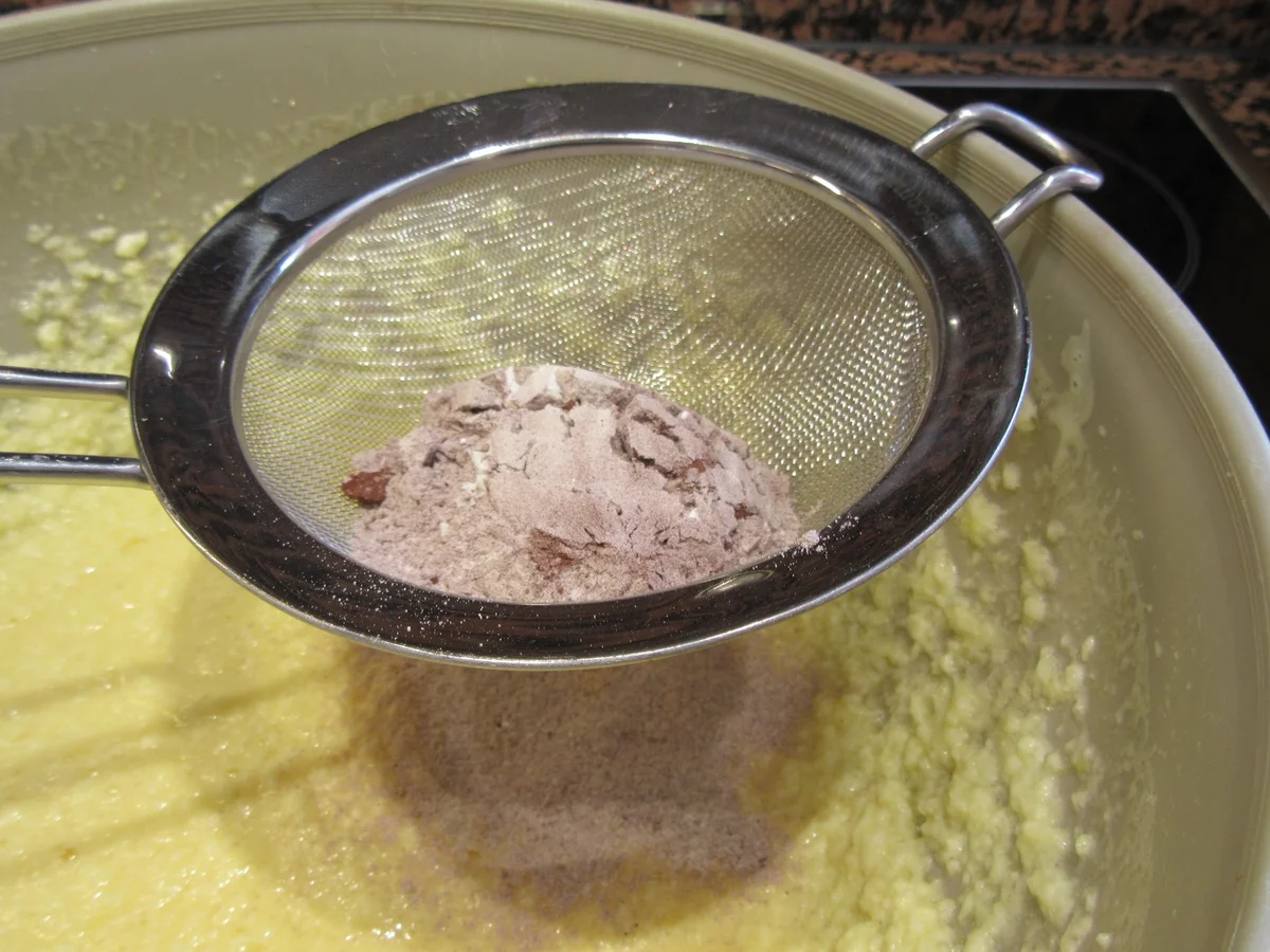 Backen: Torte - Erdbeerbuttercreme auf Schokoladenboden - Rezept - Bild Nr. 5831