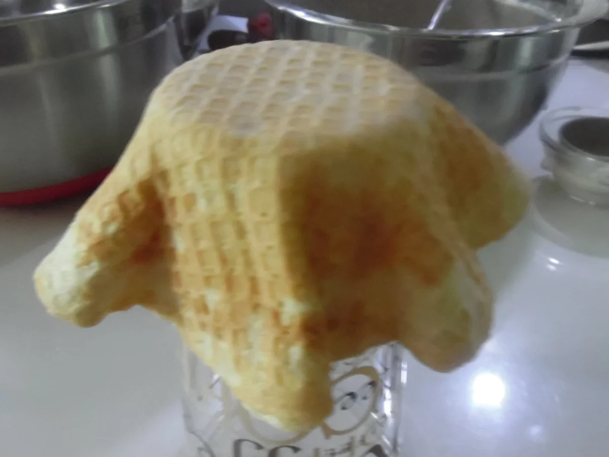 Dessert-Körbchen aus Waffelteig, Waffeltüten etc. - Rezept - Bild Nr. 5828