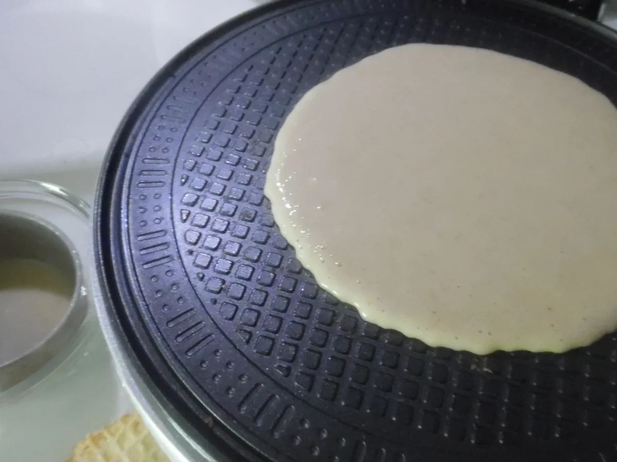 Dessert-Körbchen aus Waffelteig, Waffeltüten etc. - Rezept - Bild Nr. 5829