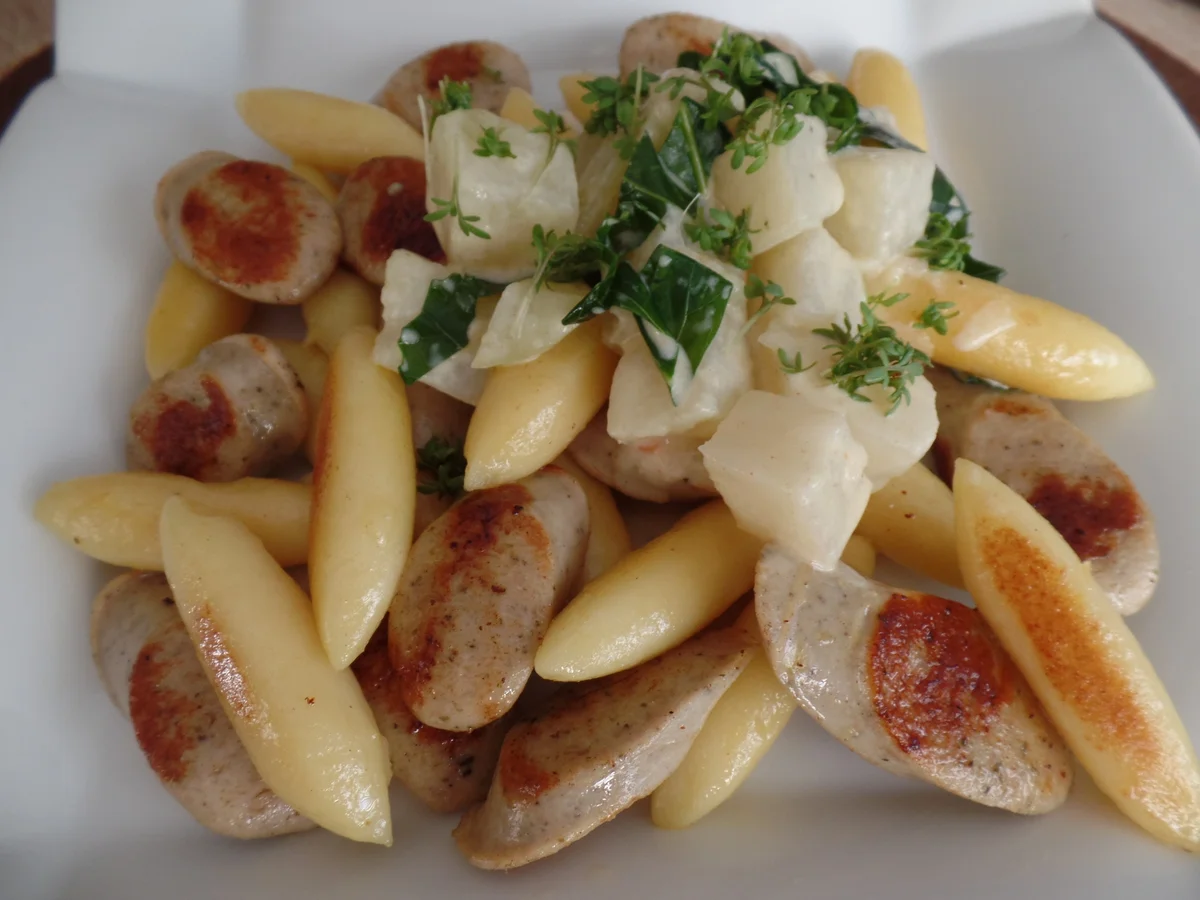 Bratwurst-Schupfnudel-Pfanne mit Kohlrabirahm - Rezept - Bild Nr. 5832