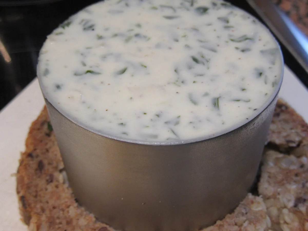 Rezept: Kräuter-Pannacotta mit Schmorgemüsesalat Bild Nr. 5838 Kräuter-Pannacotta mit Schmorgemüsesalat - Rezept - Bild Nr. 5838