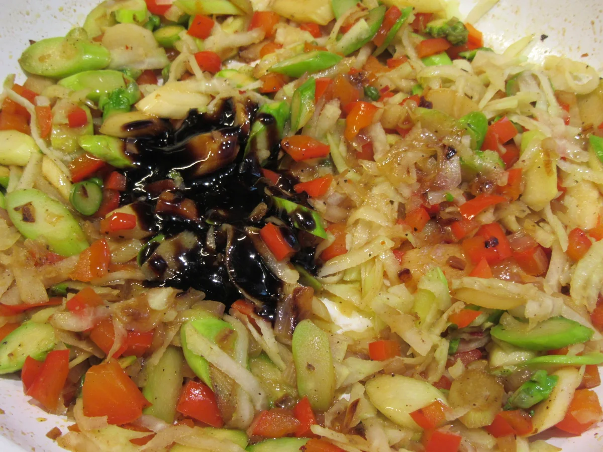 Rezept: Kräuter-Pannacotta mit Schmorgemüsesalat Bild Nr. 5842 Kräuter-Pannacotta mit Schmorgemüsesalat - Rezept - Bild Nr. 5842