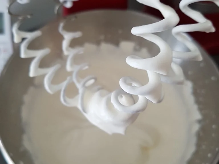 "Käsekuchen" mit Schokoladensirup als T(D)ropping - Rezept - Bild Nr. 5839