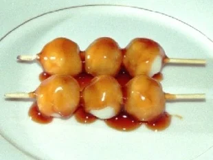"Shiratama-Dango" Klebereisklößchen mit Sesamsoße - Rezept