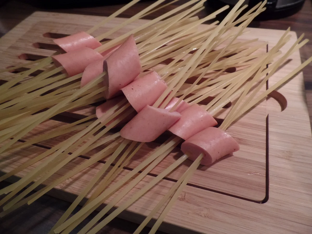 Würstchen-Spaghetti in Tomatensauce - Rezept - Bild Nr. 5841