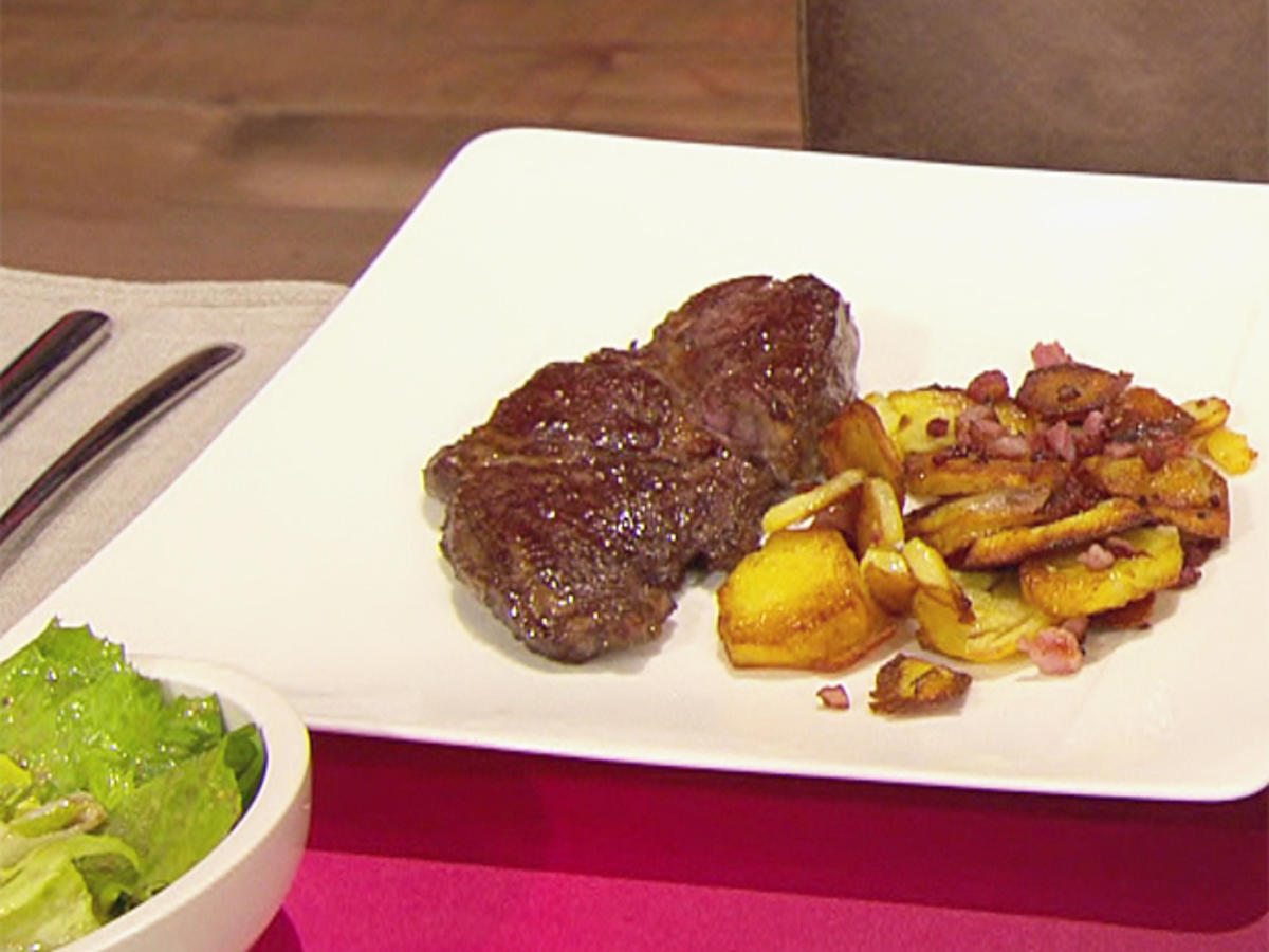 Entrecôte mit Bratkartoffeln und Salat (Mario Basler) - Rezept - kochbar.de